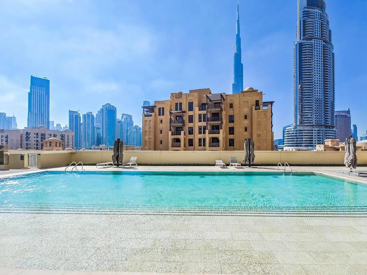 Primestay - Burj Royale 2Br, Downtown Dubai Apartment